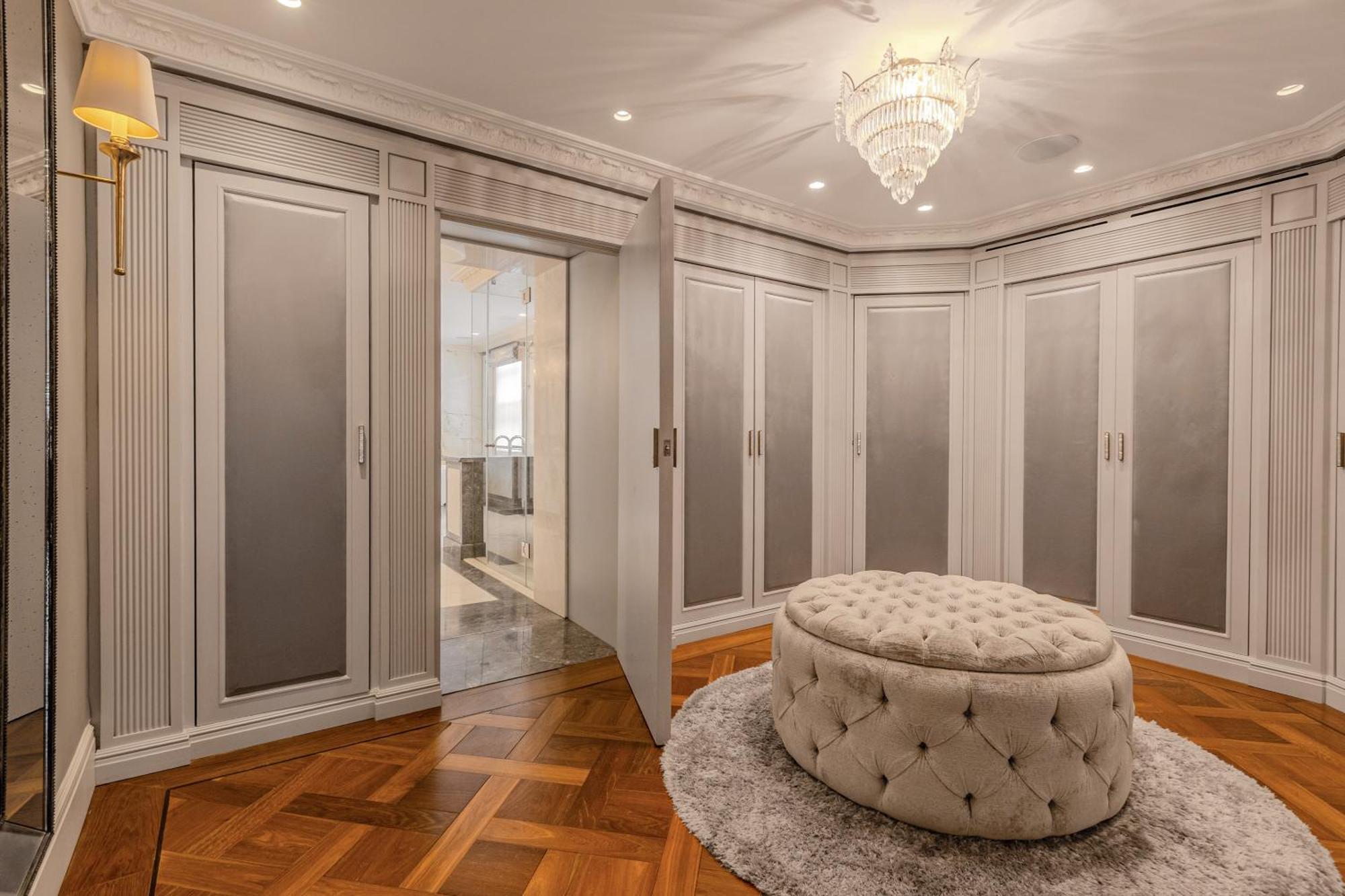 Exquisite 5br With Outdoor Terrace, Mayfair London